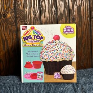 Big Top CupCake Silicone Bakeware Molds - Red